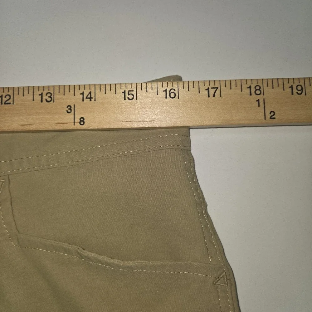 Eddie Bauer Shorts First Ascent Beige Mens Size 32 12